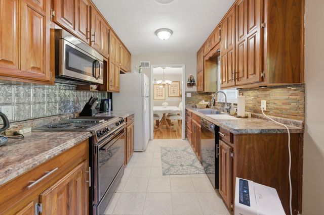 325 N Brookside, Wichita, KS 67208