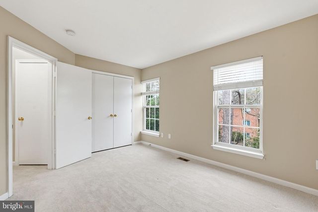 8074 SEBON DR, Vienna, VA 22180