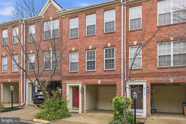 8074 SEBON DR, Vienna, VA 22180