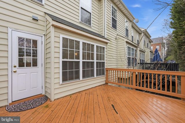 8074 SEBON DR, Vienna, VA 22180