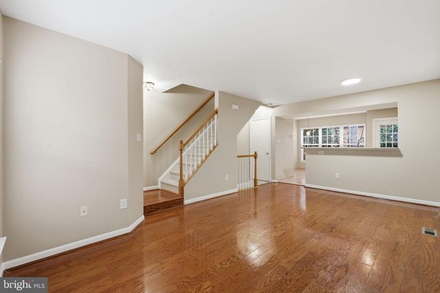 8074 SEBON DR, Vienna, VA 22180