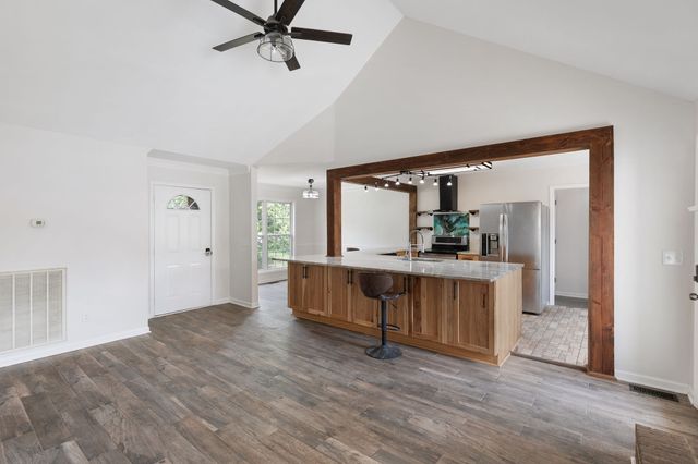 8001 Anna Ct, Greenbrier, TN 37073