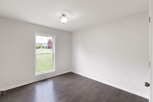 8001 Anna Ct, Greenbrier, TN 37073