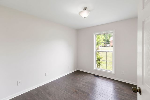 8001 Anna Ct, Greenbrier, TN 37073