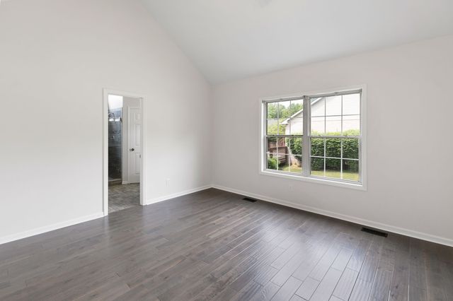 8001 Anna Ct, Greenbrier, TN 37073