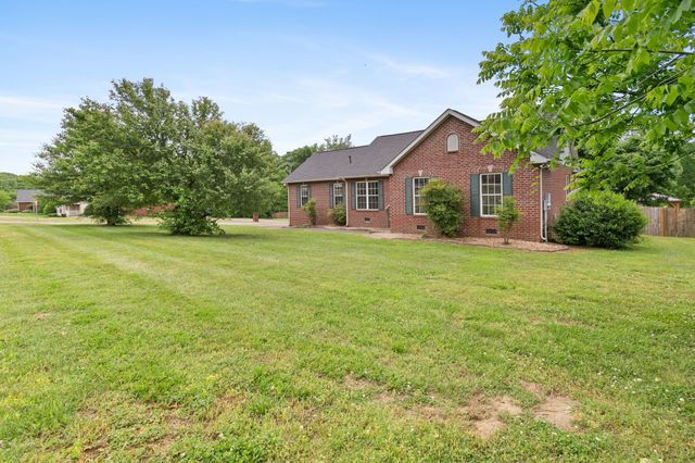 8001 Anna Ct, Greenbrier, TN 37073