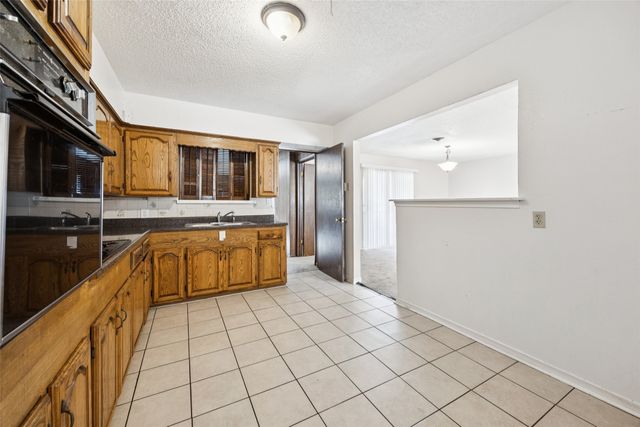 2739 Plaza Boulevard, Dallas, TX 75241