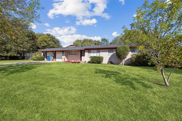 2739 Plaza Boulevard, Dallas, TX 75241