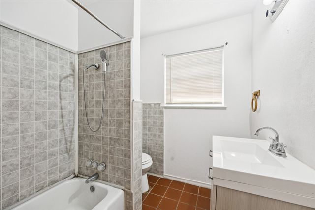 2739 Plaza Boulevard, Dallas, TX 75241