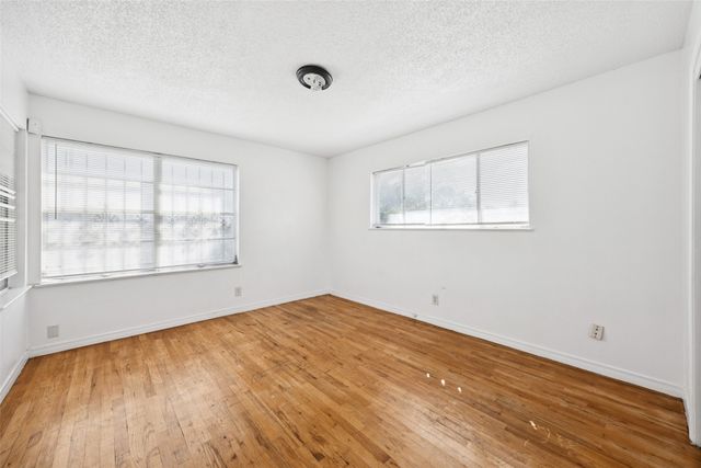 2739 Plaza Boulevard, Dallas, TX 75241