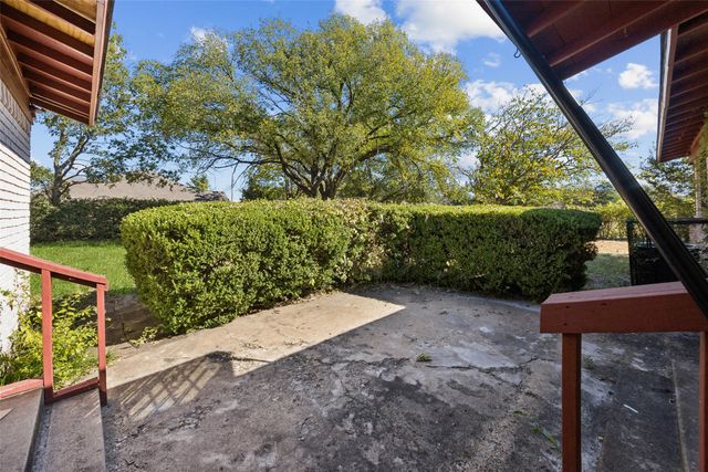 2739 Plaza Boulevard, Dallas, TX 75241