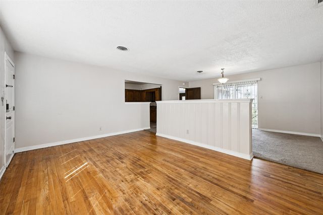 2739 Plaza Boulevard, Dallas, TX 75241