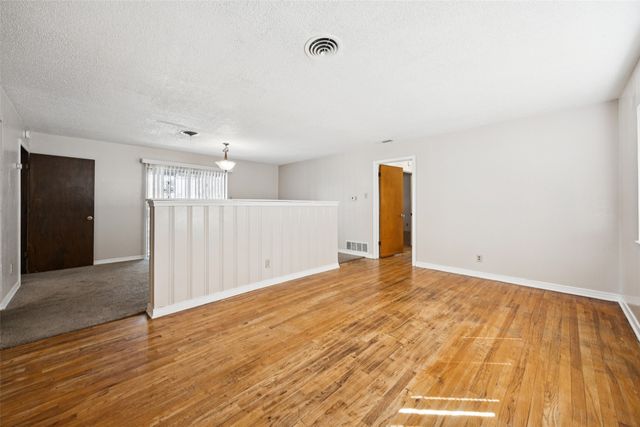 2739 Plaza Boulevard, Dallas, TX 75241