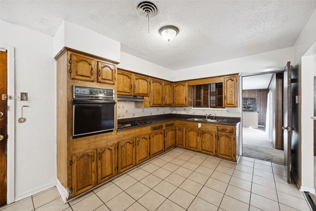 2739 Plaza Boulevard, Dallas, TX 75241