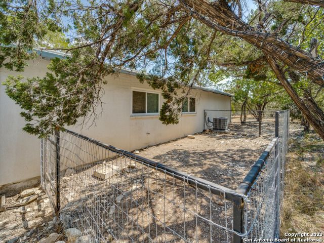 1351 SPITZ KEGEL VIEW DR, Canyon Lake, TX 78133