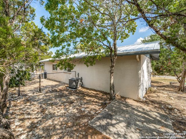 1351 SPITZ KEGEL VIEW DR, Canyon Lake, TX 78133