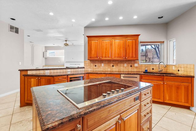 7709 Jacobo Drive NE, Albuquerque, NM 87109