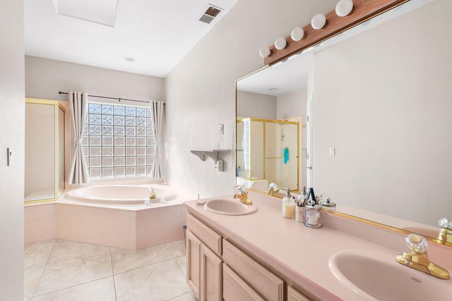 7709 Jacobo Drive NE, Albuquerque, NM 87109