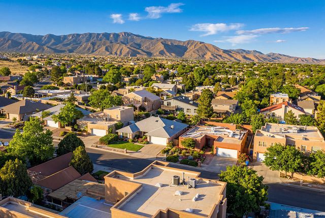 7709 Jacobo Drive NE, Albuquerque, NM 87109