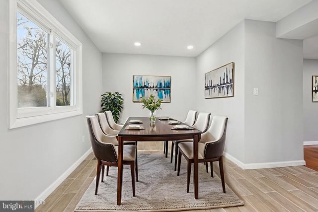 500 GILES PL, Sterling, VA 20164