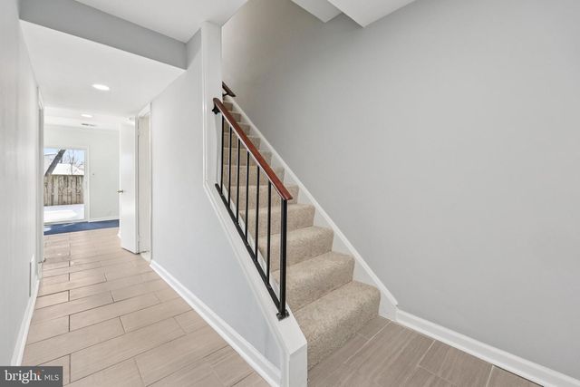 500 GILES PL, Sterling, VA 20164