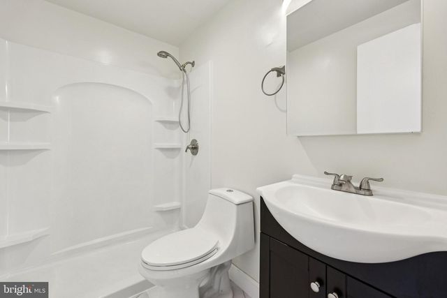 500 GILES PL, Sterling, VA 20164