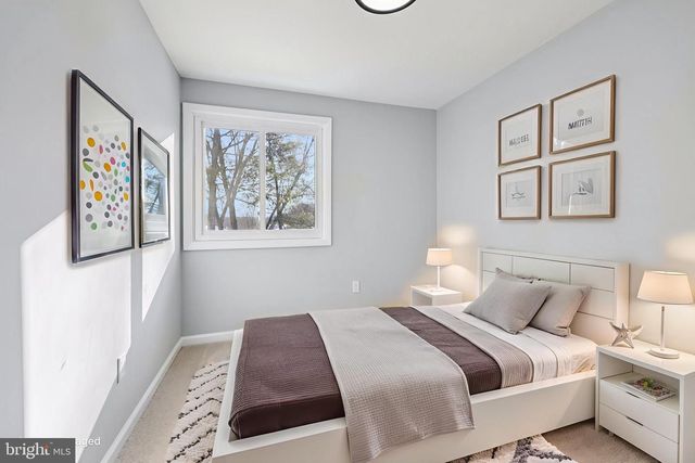 500 GILES PL, Sterling, VA 20164