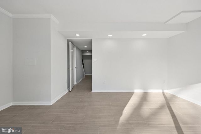 500 GILES PL, Sterling, VA 20164