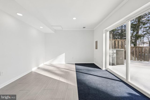 500 GILES PL, Sterling, VA 20164