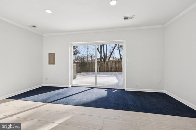 500 GILES PL, Sterling, VA 20164