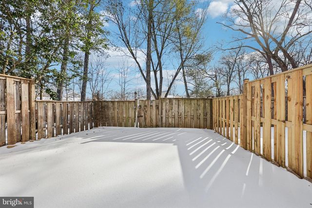 500 GILES PL, Sterling, VA 20164