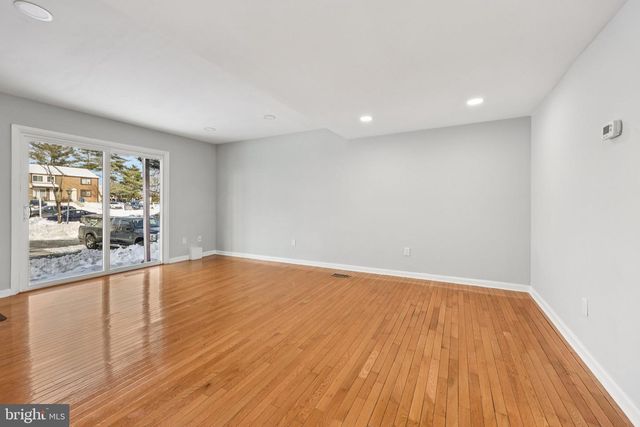 500 GILES PL, Sterling, VA 20164