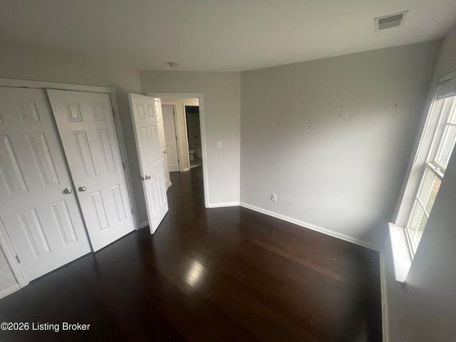 6813 Woodhaven Pl Dr, Louisville, KY 40228