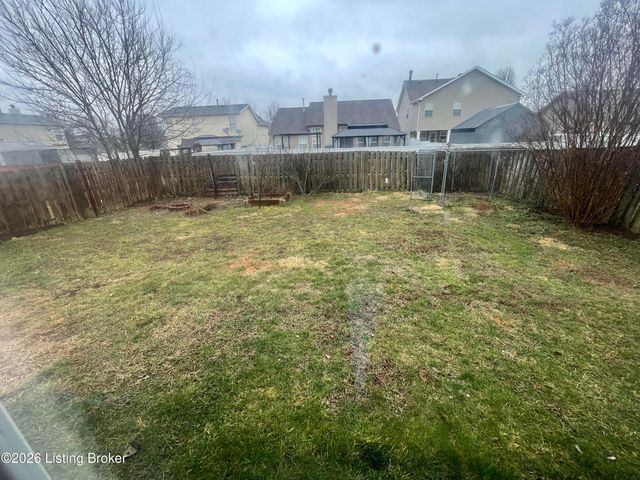 6813 Woodhaven Pl Dr, Louisville, KY 40228