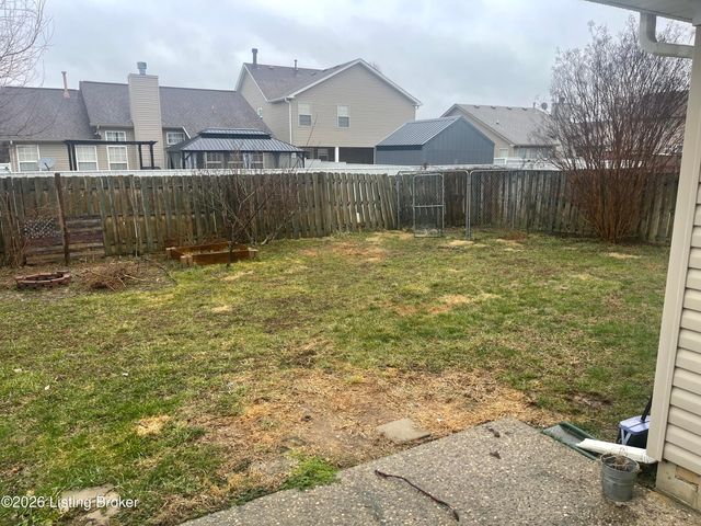 6813 Woodhaven Pl Dr, Louisville, KY 40228