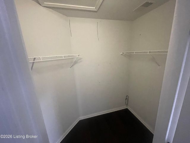 6813 Woodhaven Pl Dr, Louisville, KY 40228