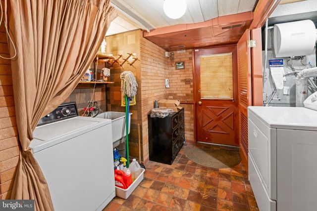59 E OAK AVE, Lawnside, NJ 08045