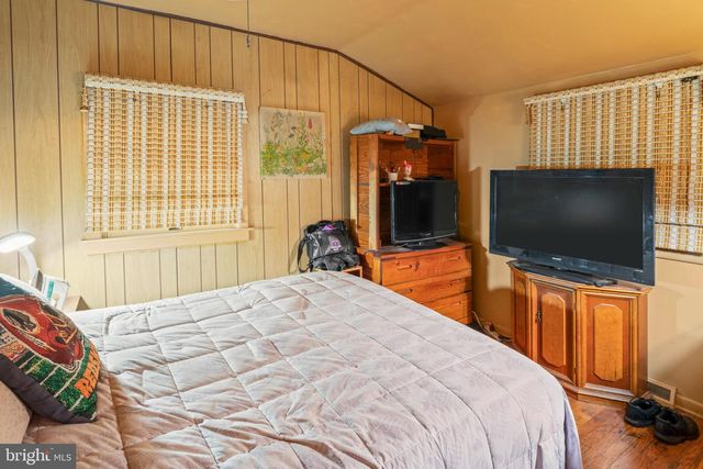 59 E OAK AVE, Lawnside, NJ 08045