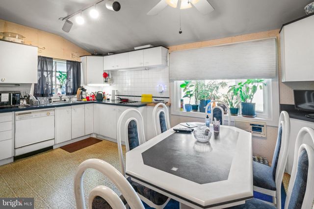 59 E OAK AVE, Lawnside, NJ 08045