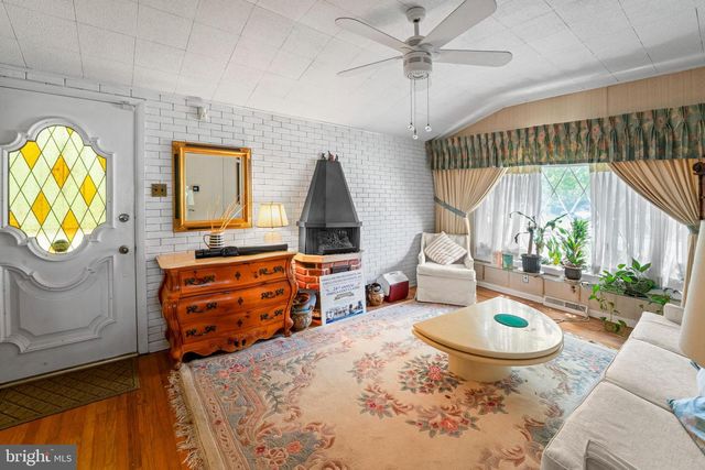 59 E OAK AVE, Lawnside, NJ 08045
