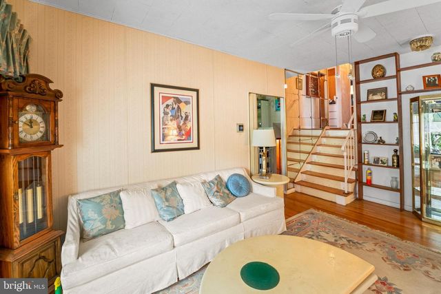 59 E OAK AVE, Lawnside, NJ 08045