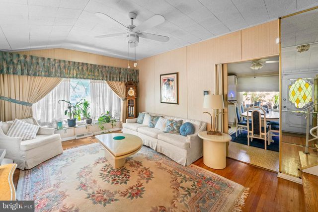 59 E OAK AVE, Lawnside, NJ 08045