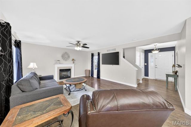 401 Valley Oaks Drive, Wentzville, MO 63385