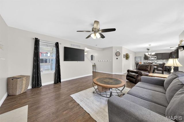 401 Valley Oaks Drive, Wentzville, MO 63385