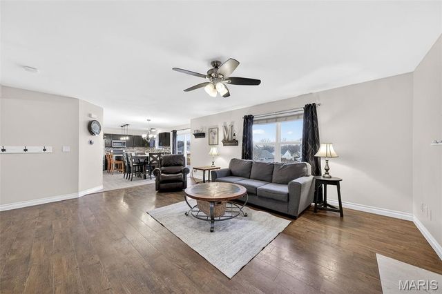 401 Valley Oaks Drive, Wentzville, MO 63385