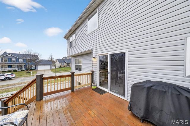 401 Valley Oaks Drive, Wentzville, MO 63385