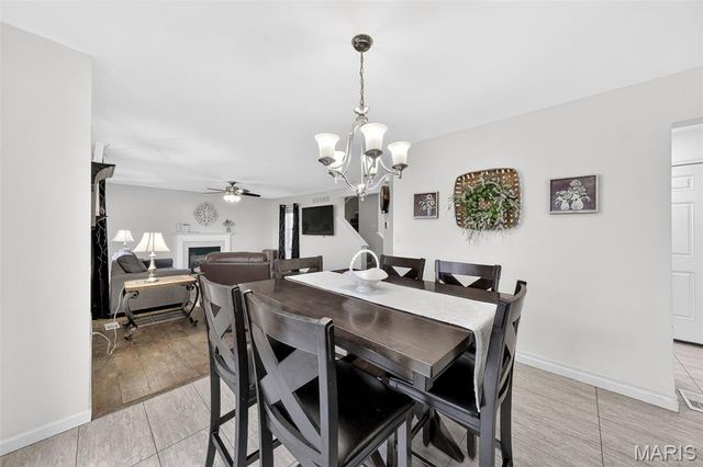 401 Valley Oaks Drive, Wentzville, MO 63385