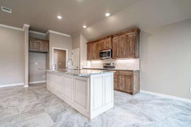 2600 Creek Drive, Granbury, TX 76048