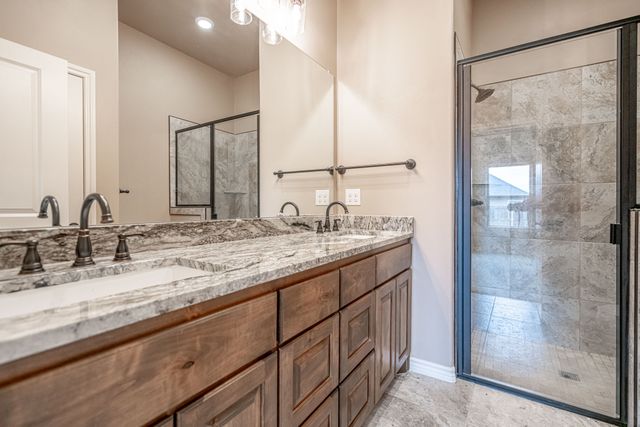 2600 Creek Drive, Granbury, TX 76048