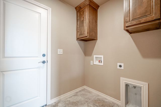 2600 Creek Drive, Granbury, TX 76048